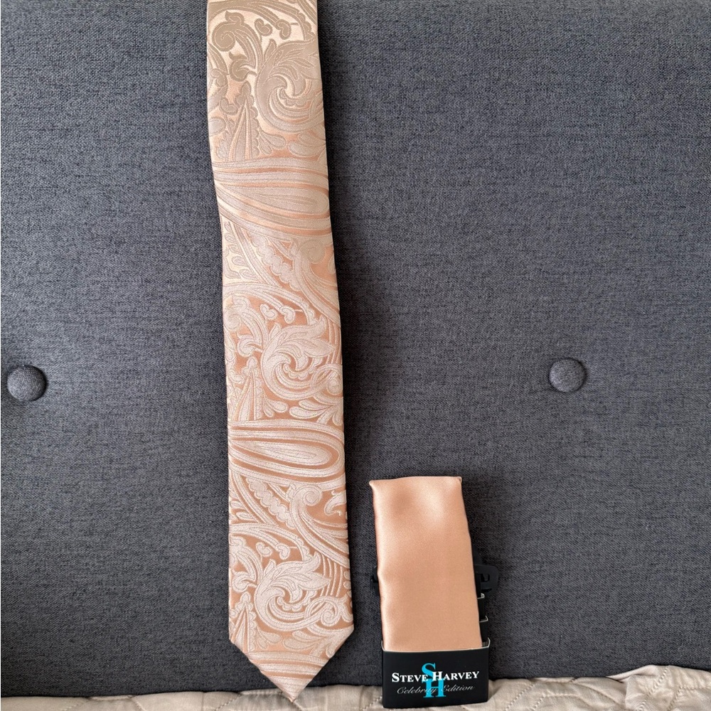 Men's Peach Paisley Tie with Pocket Square